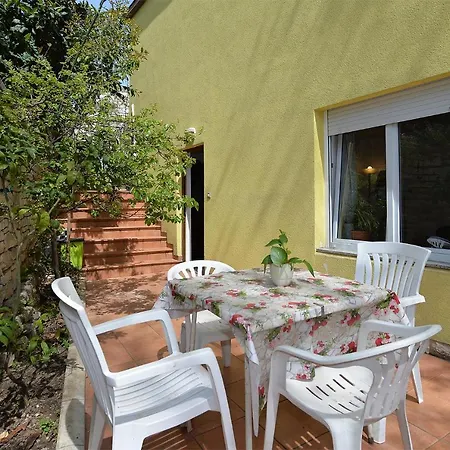 Mariza 2235 Apartamento *