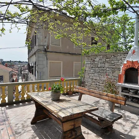 Apartment Mariza 2235