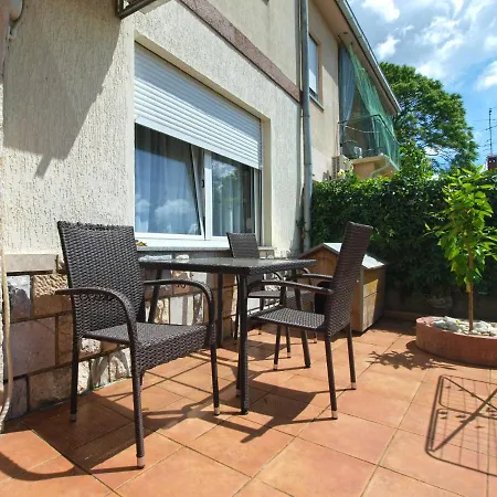 Apartment Mariza 2235 *
